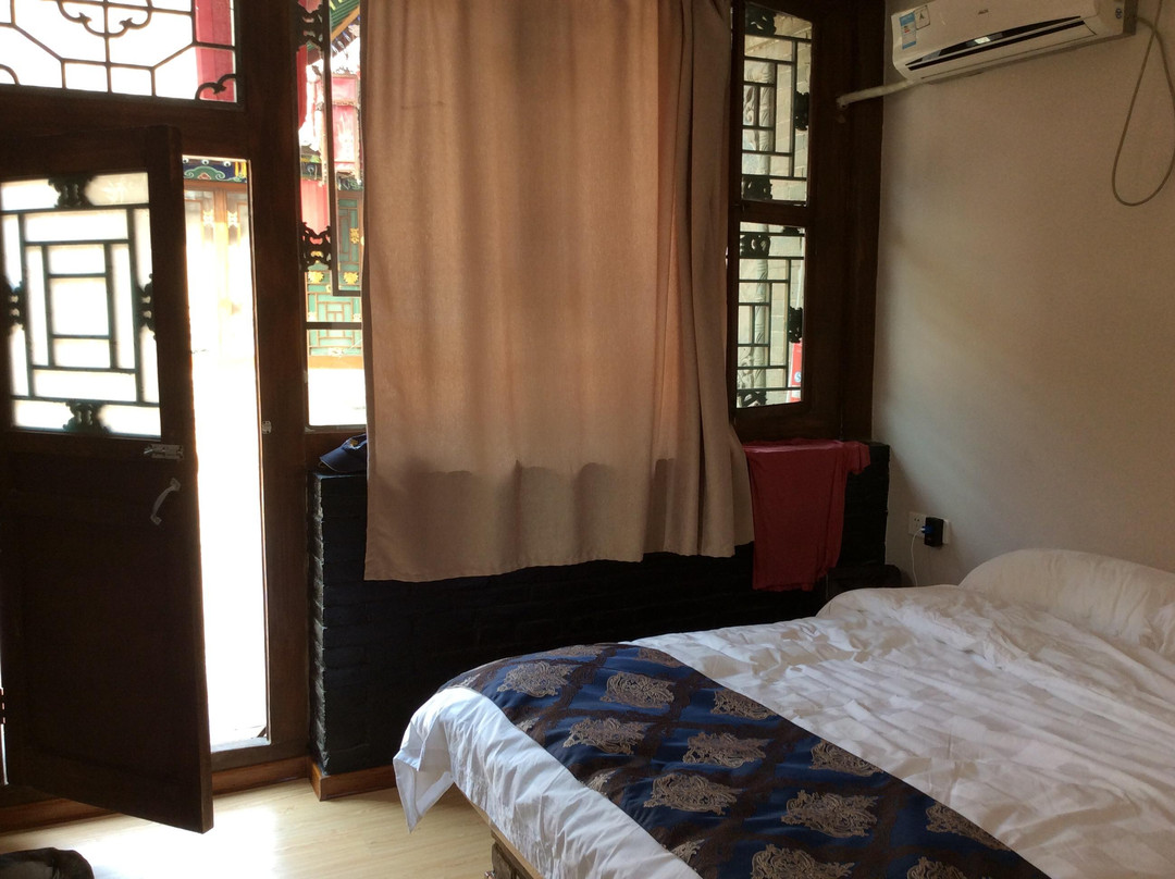 夜奔平遥四合院客栈主图