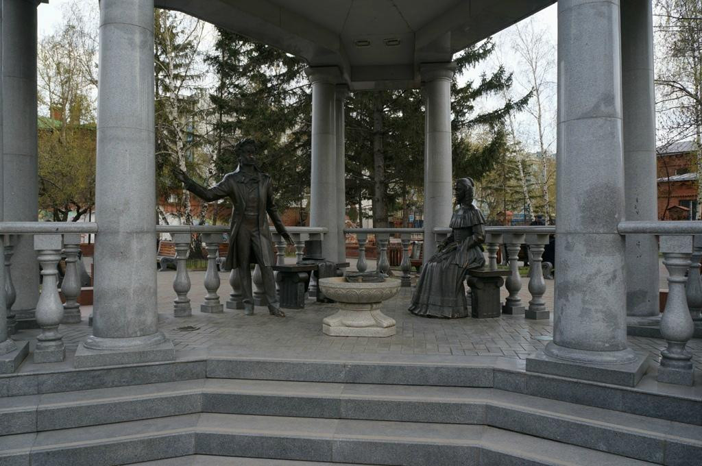 Monument to Pushkin and Goncharova-克拉斯诺亚尔斯克必去景点