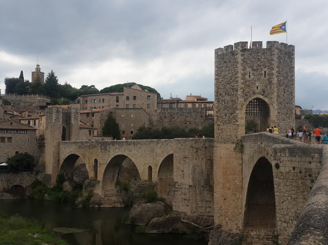 Puente de Besalúa景点图片