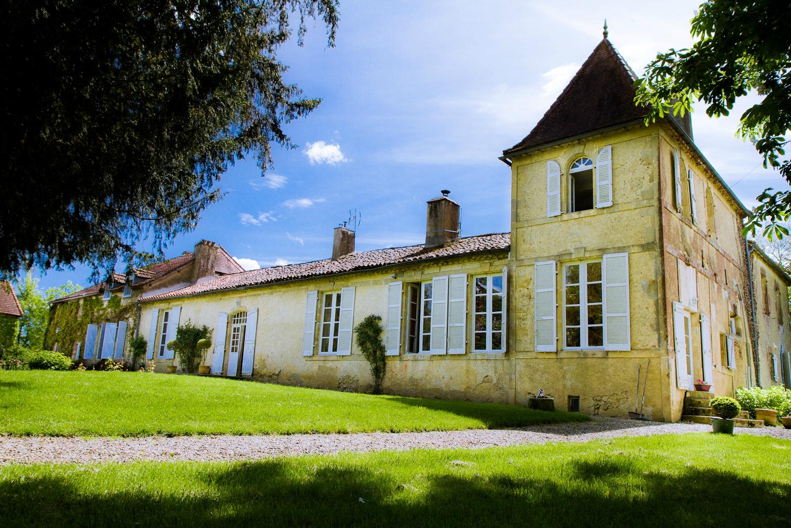 Au Chateau Juillac-官方