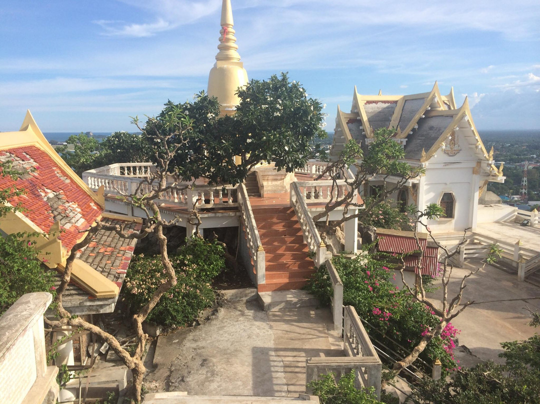 Khao Chong Krachok Temple-班武里必去景点