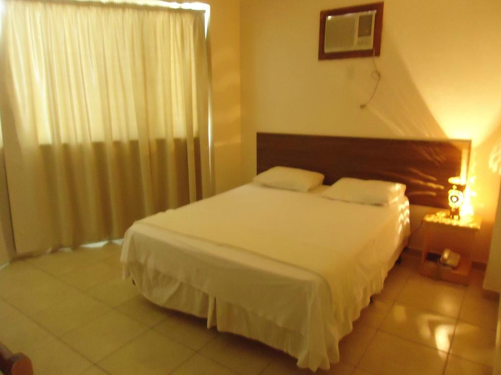 Cristalina酒店住宿-Corumba Plaza Hotel