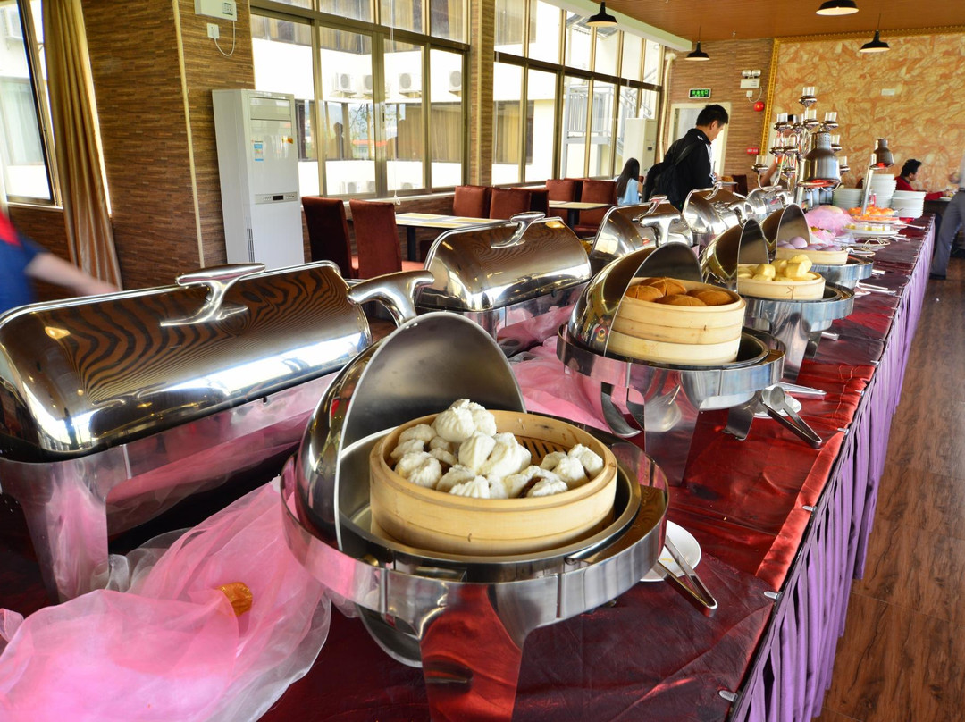 毅华温泉酒店主图