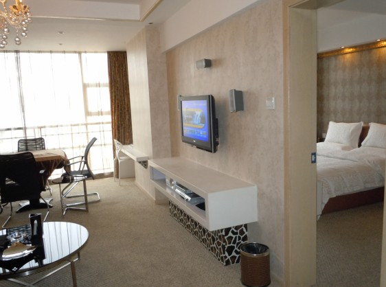 伯爵花园大酒店主图