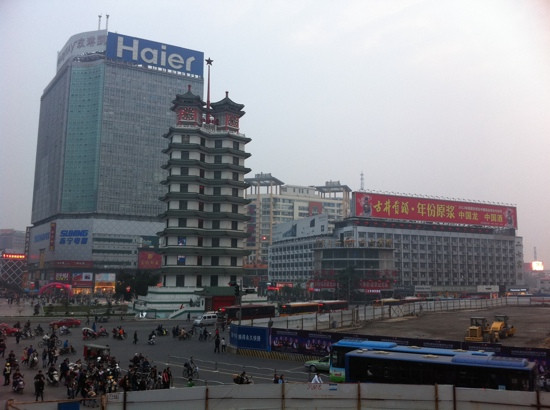 二七罢工纪念塔-郑州市必去景点