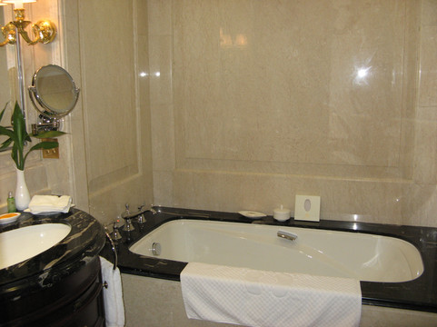 熹龙国际大酒店（茂名人民广场高铁站店）主图