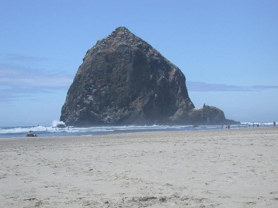 草垛岩-坎农比奇必去景点