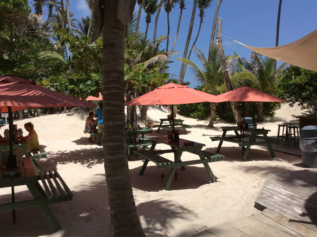 Spencers餐馆和美食-The Grove Beach Bar & Grill