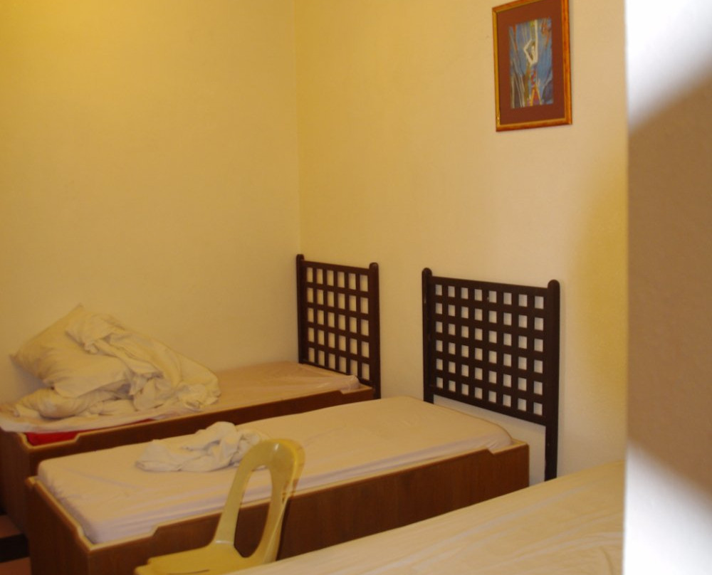 Nickel Travellers Inn