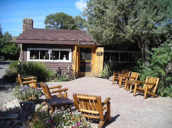 Bar Lazy J Guest Ranch