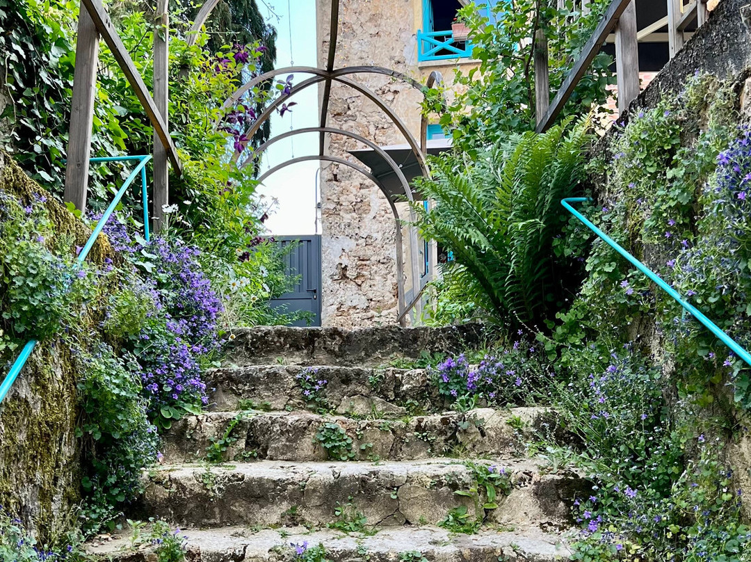 马诺尔酒店主图