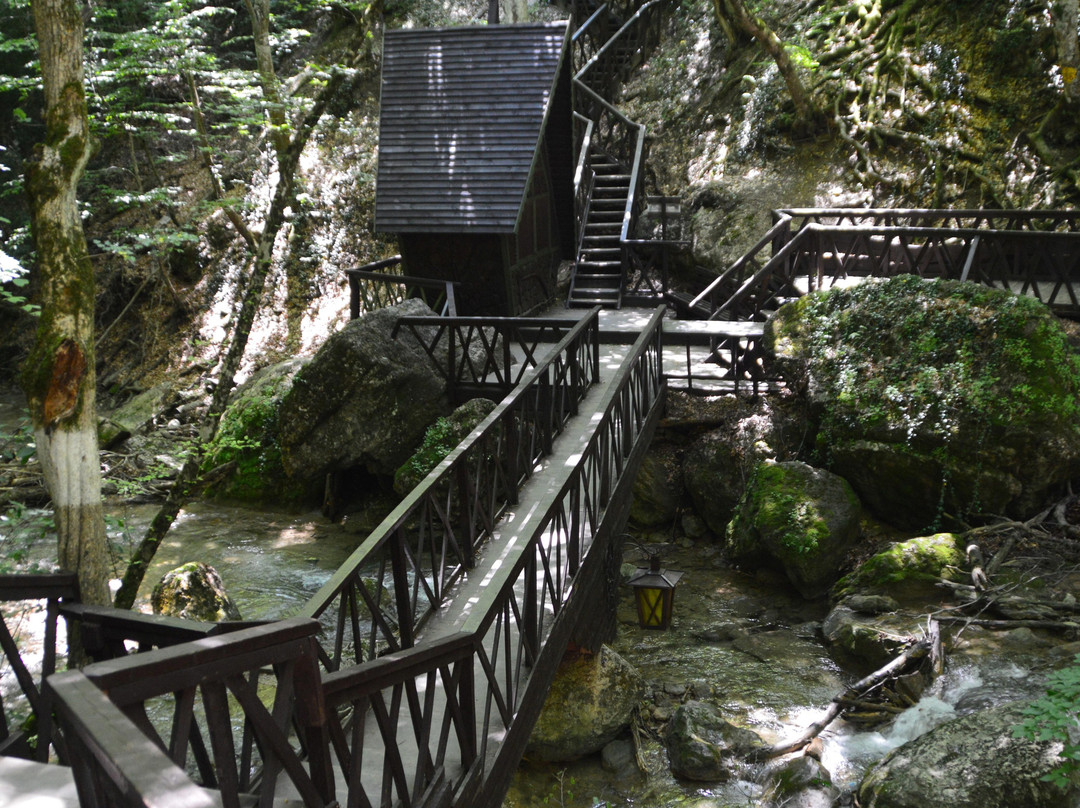 Dzhur Dzur Waterfall-General'skoye必去景点