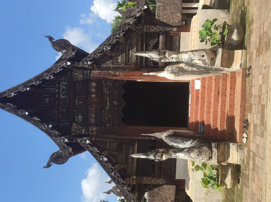 Wat Ton Kwen (Wat Intharawat)-限隆必去景点