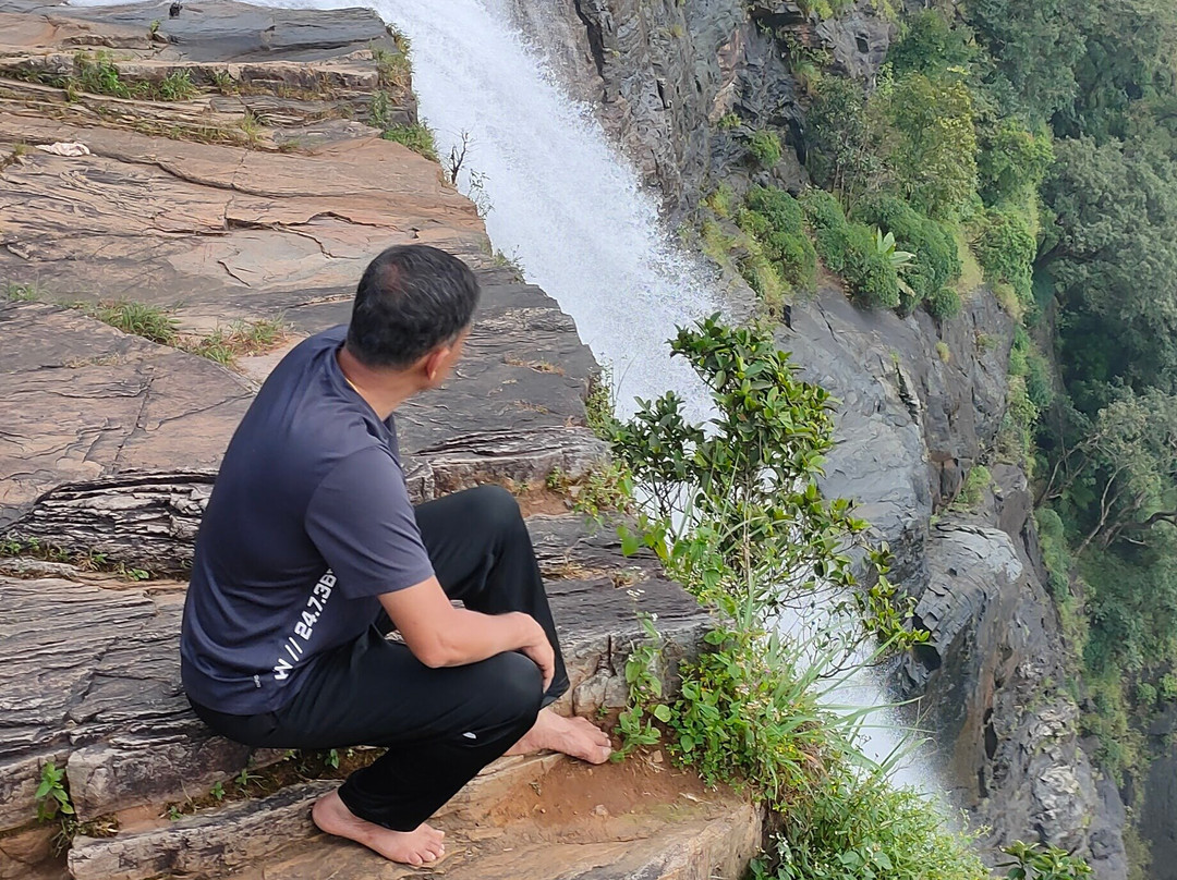 Bandaje Arbi Falls景点图片