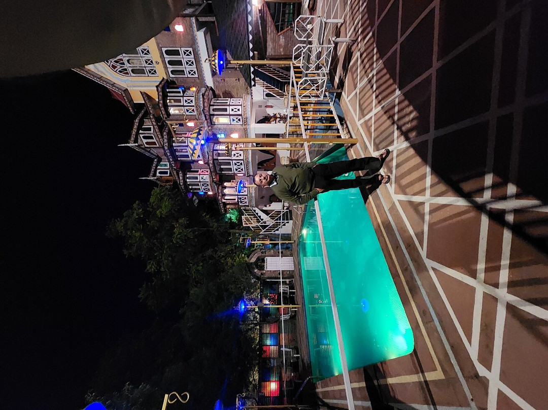 The Chateau Garli主图