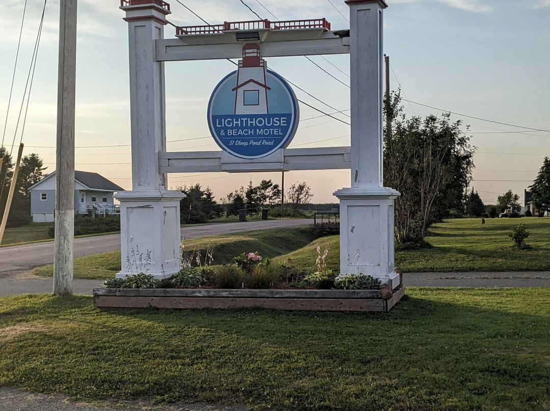 Lighthouse and Beach Motel主图