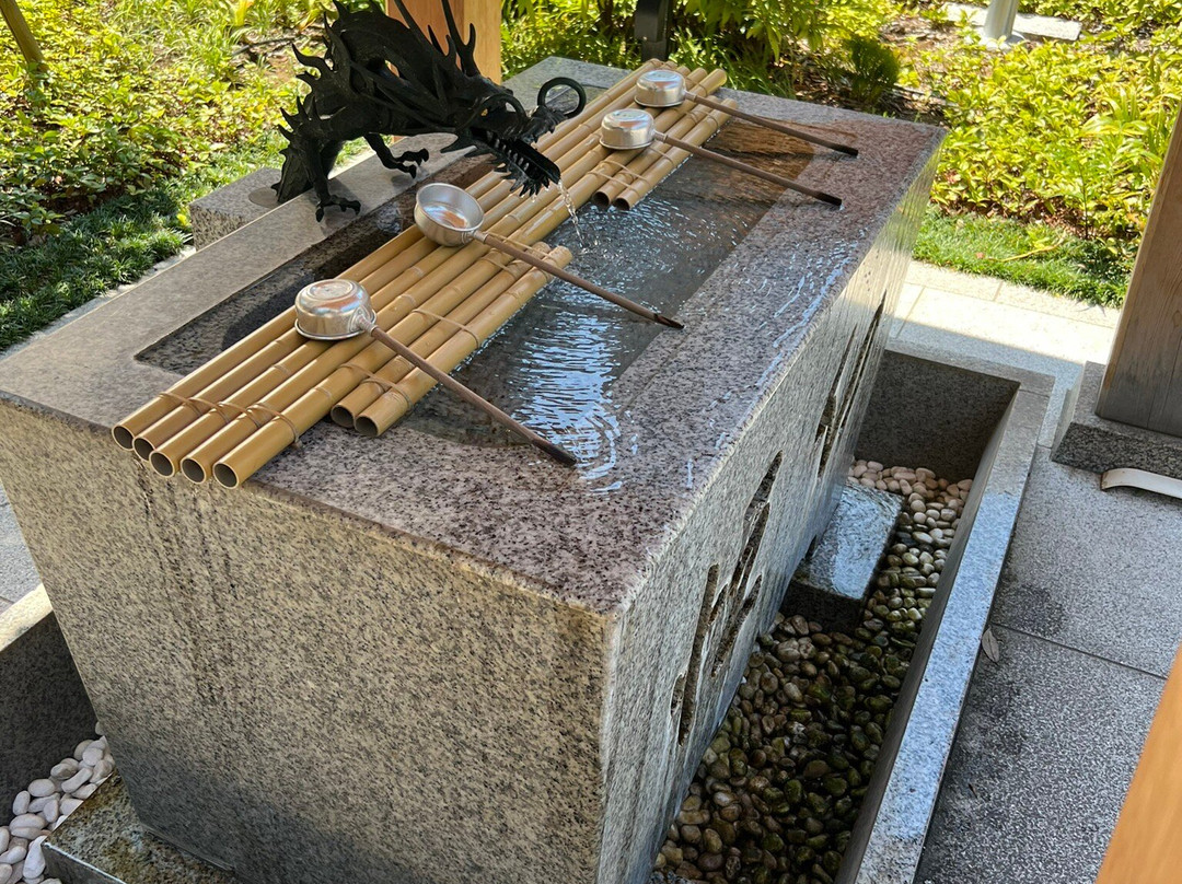 Nishikubo Hachiman Shrine-Toranomon必去景点