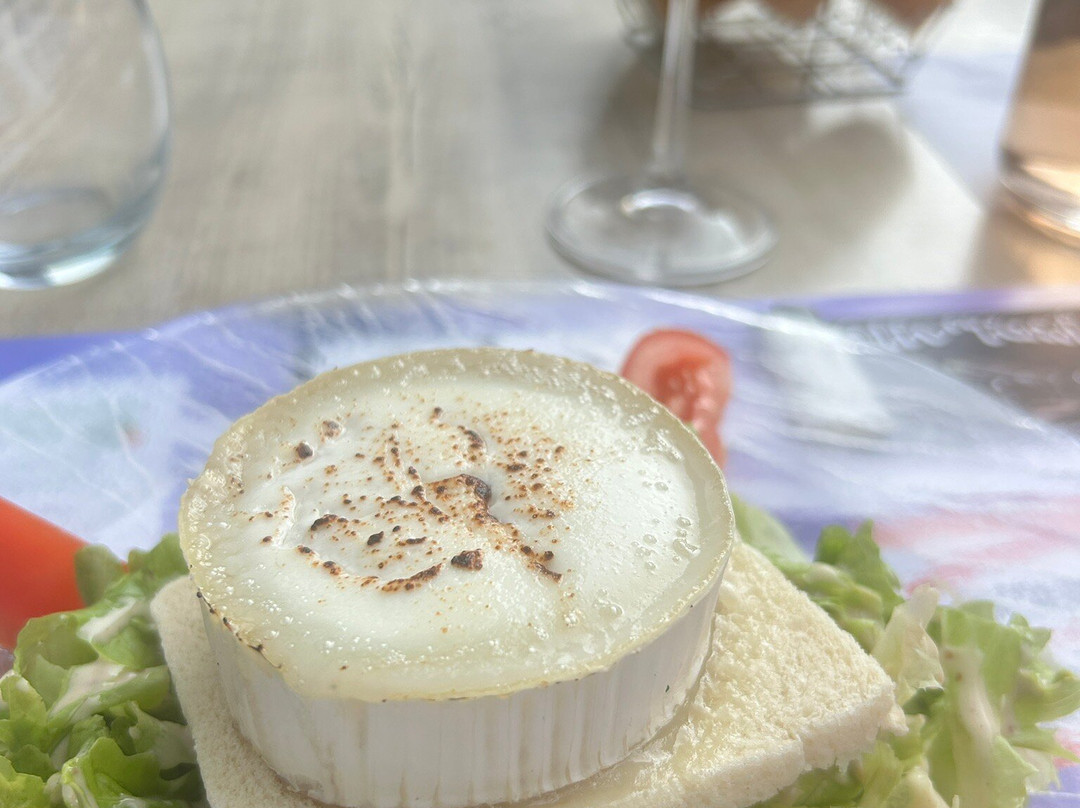 L'Ecu De France Hotel Restaurant主图