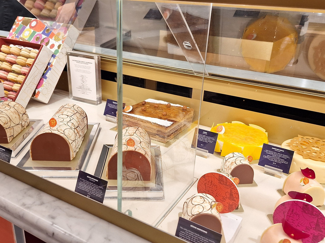 Galleries Lafayette-安古兰必去景点