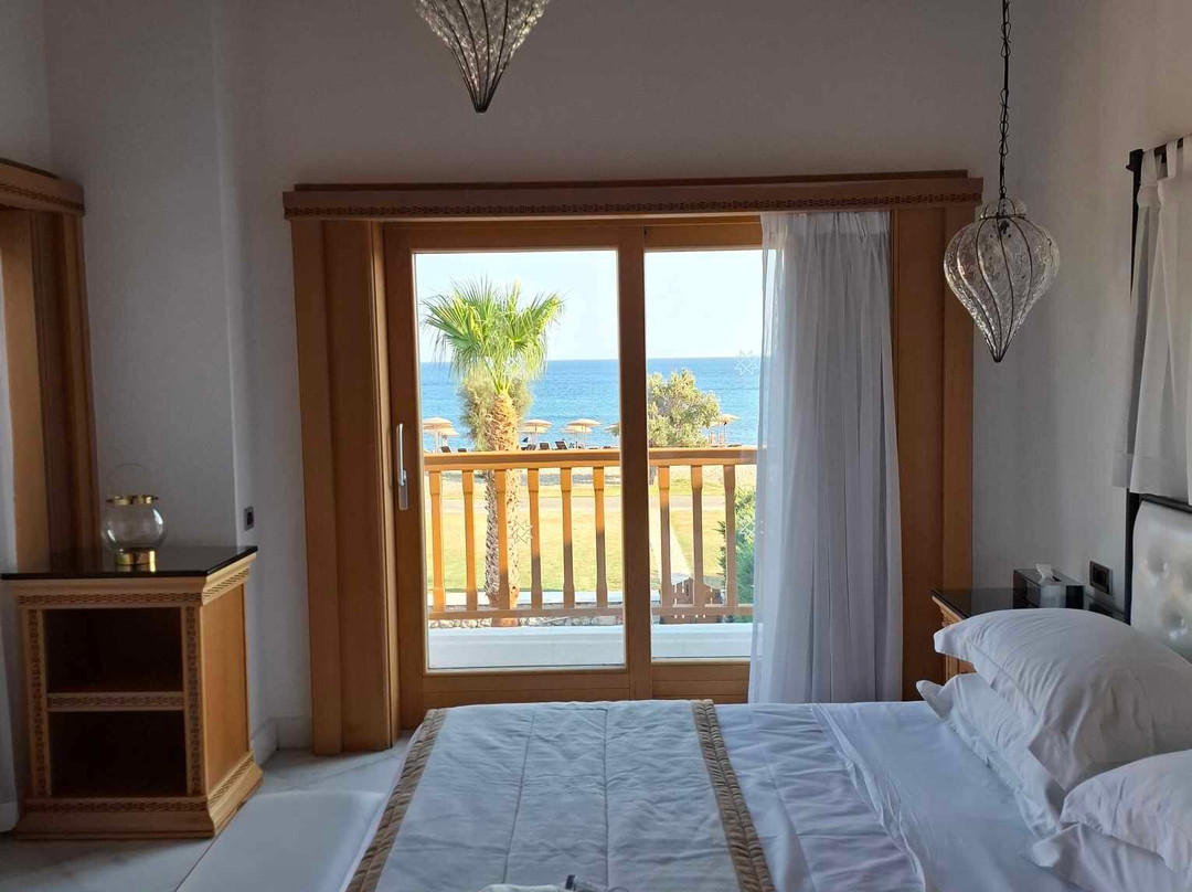 Mitsis Selection Blue Domes主图