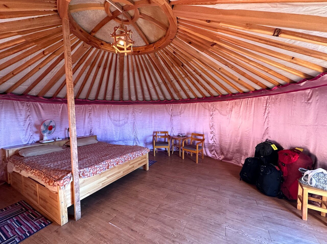Gobiin Naran Lodge