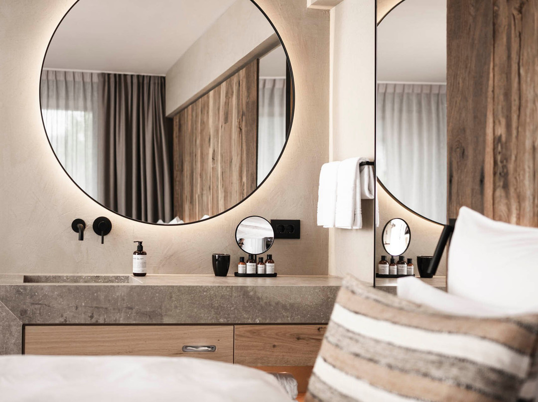 Hotel Lowenhof主图