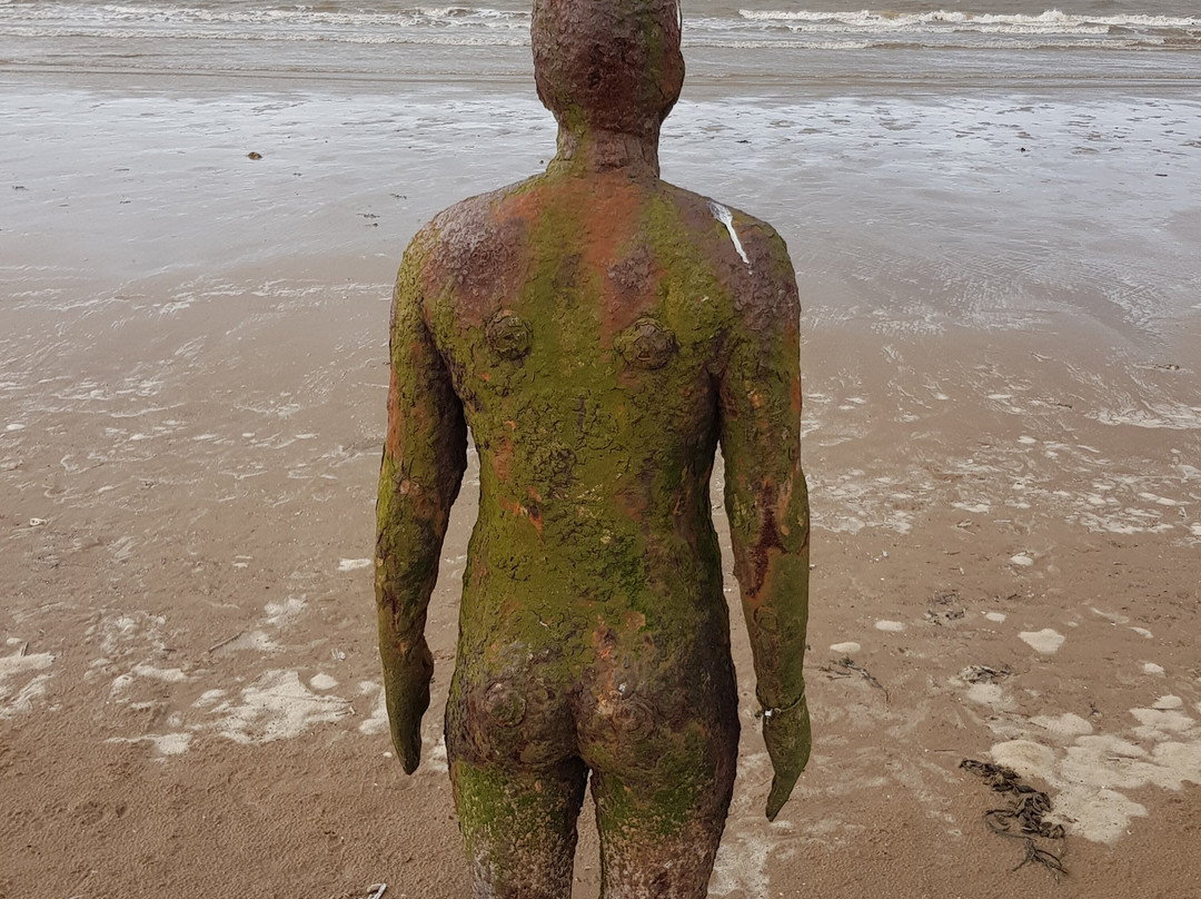 Antony Gormley's Another Place-克罗斯比必去景点