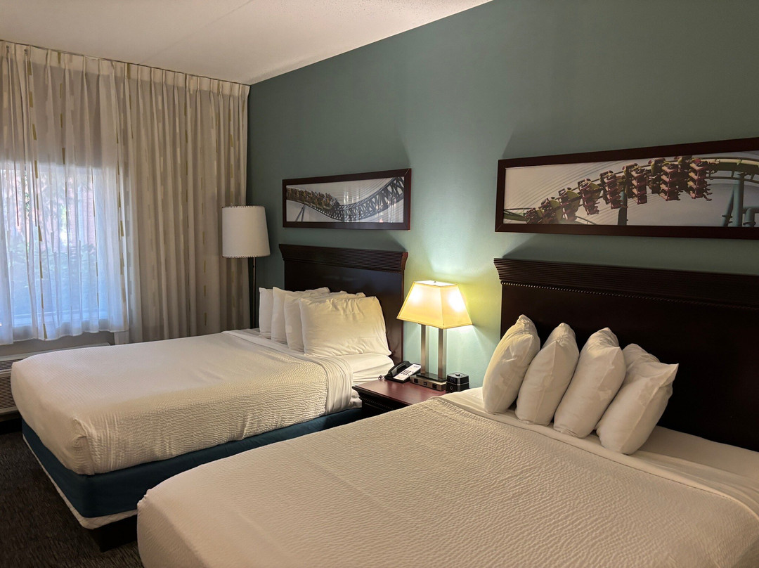 Cedar Point's Express Hotel主图