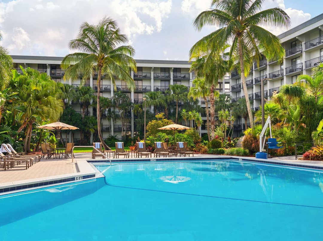 棕榈滩花园希尔顿逸林酒店主图