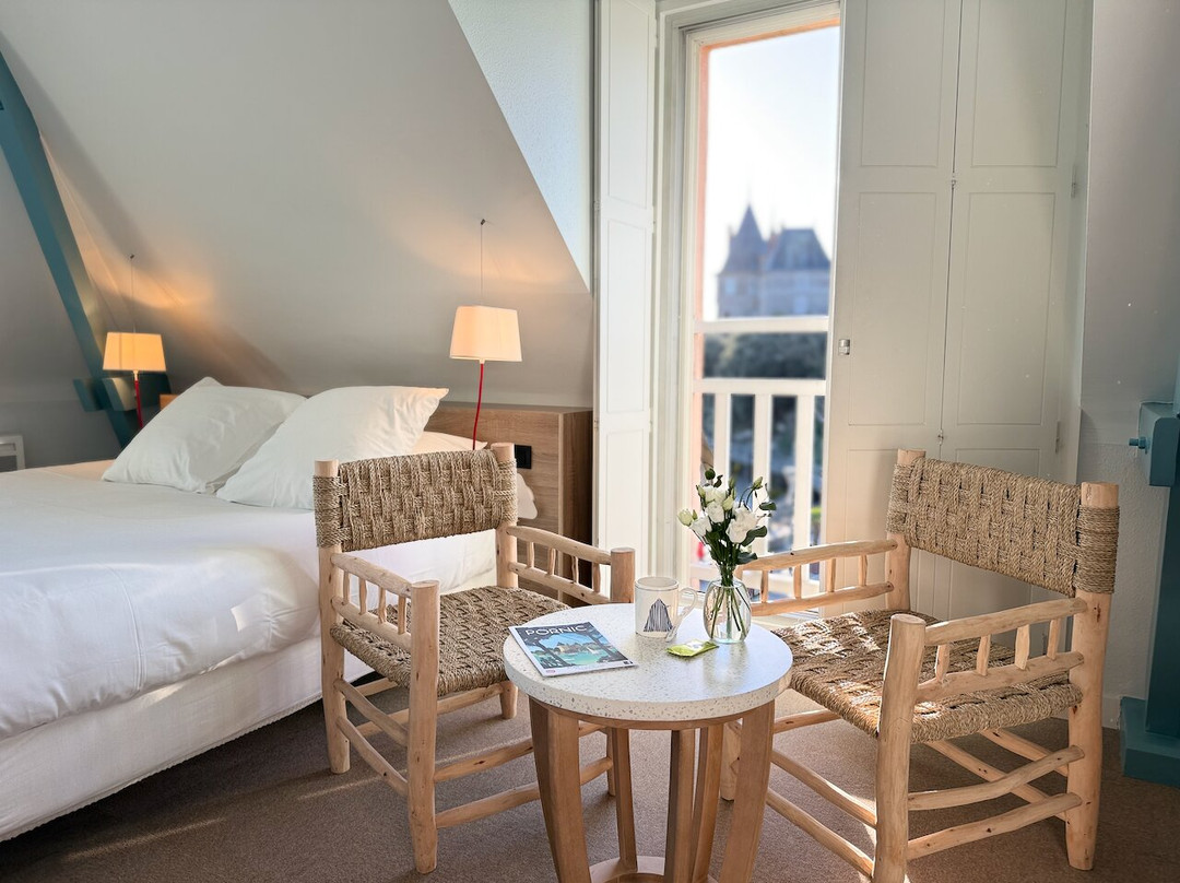 Hôtel Beau Soleil主图