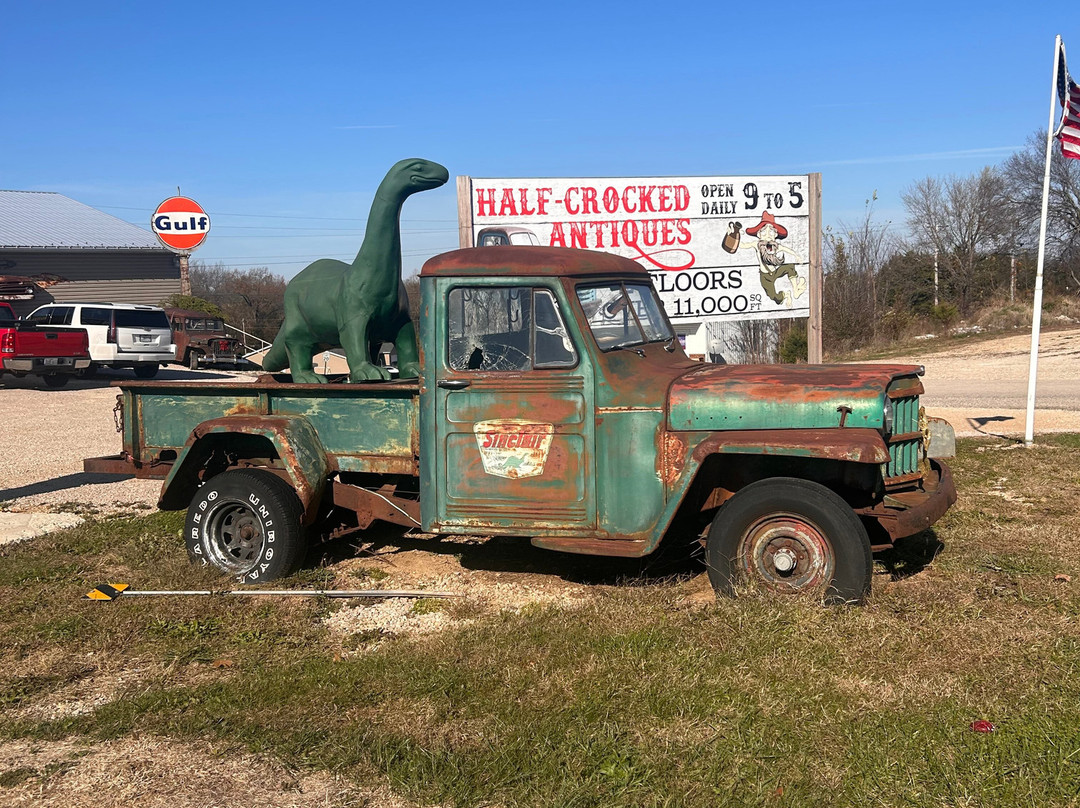 Half-Crocked Antiques-Bourbon必去景点