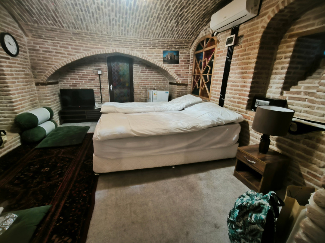 Traditional Behrouzi Hotel主图
