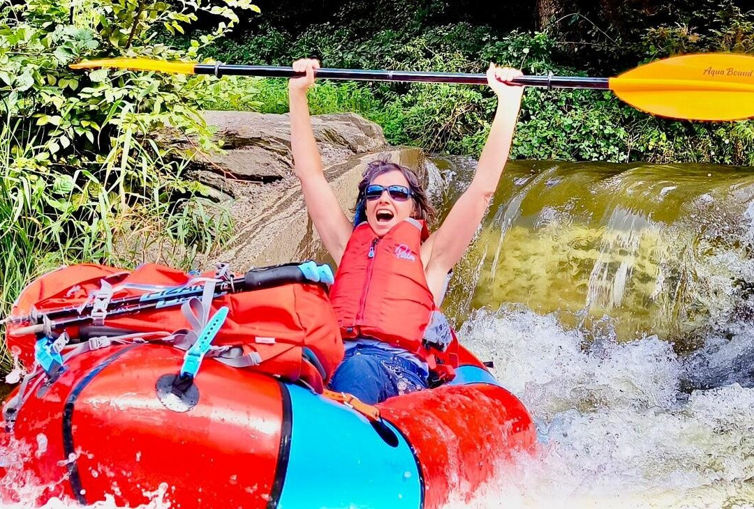 Avontuurlijke Packraft Trip op de Semois in de Ardennen: Natuur en Actie!景点图片