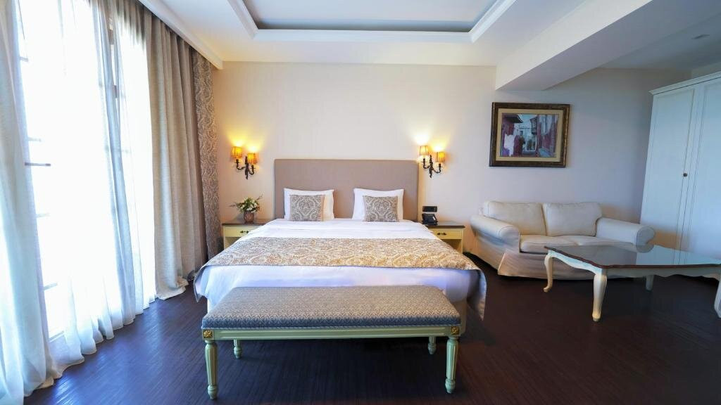 Sapphire Marine Hotel主图
