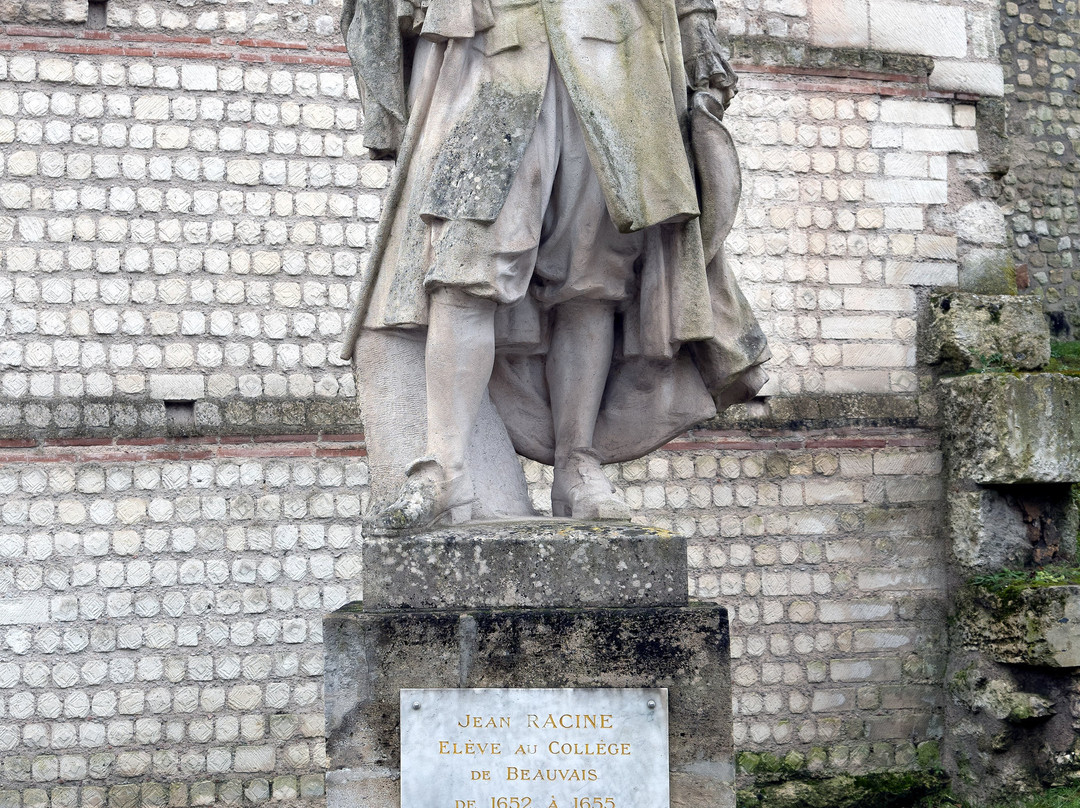 Statue Jean Racine-博韦必去景点