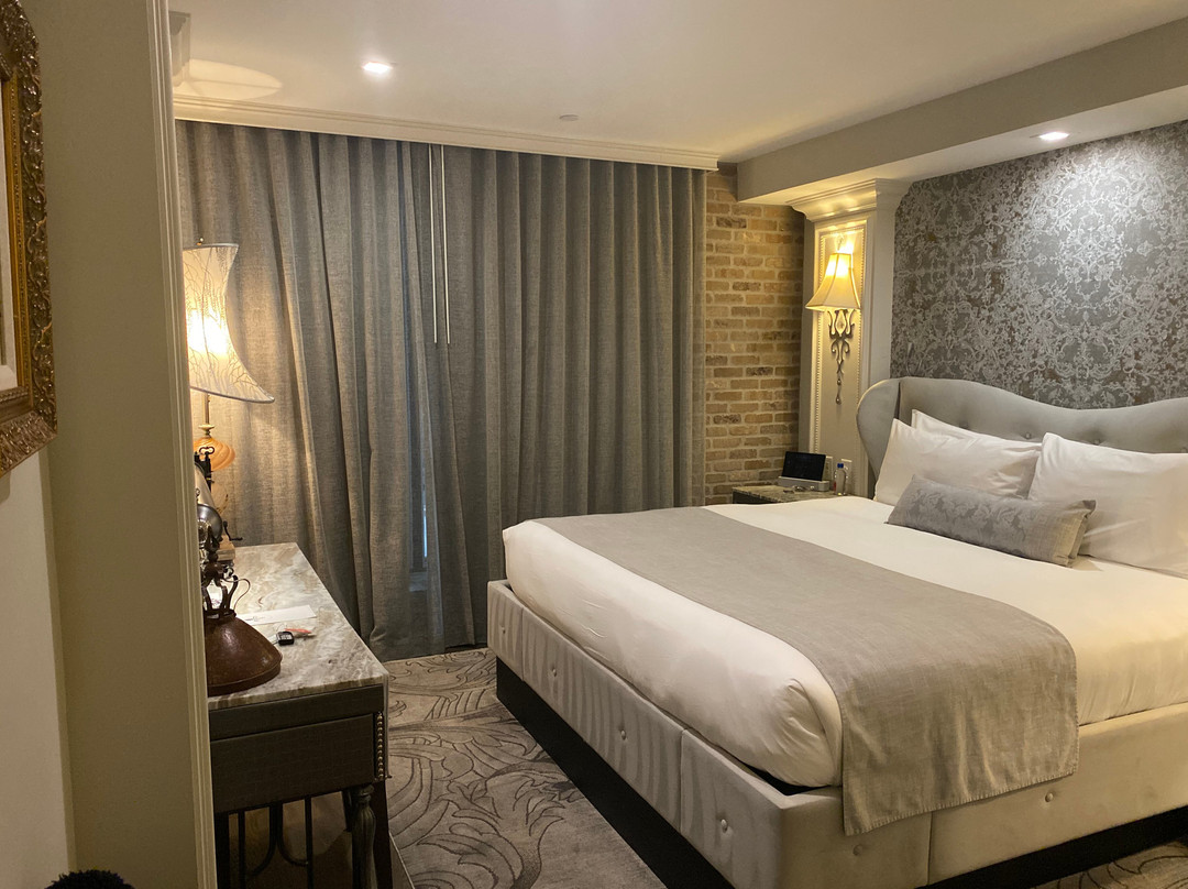 The Ivey's Hotel主图