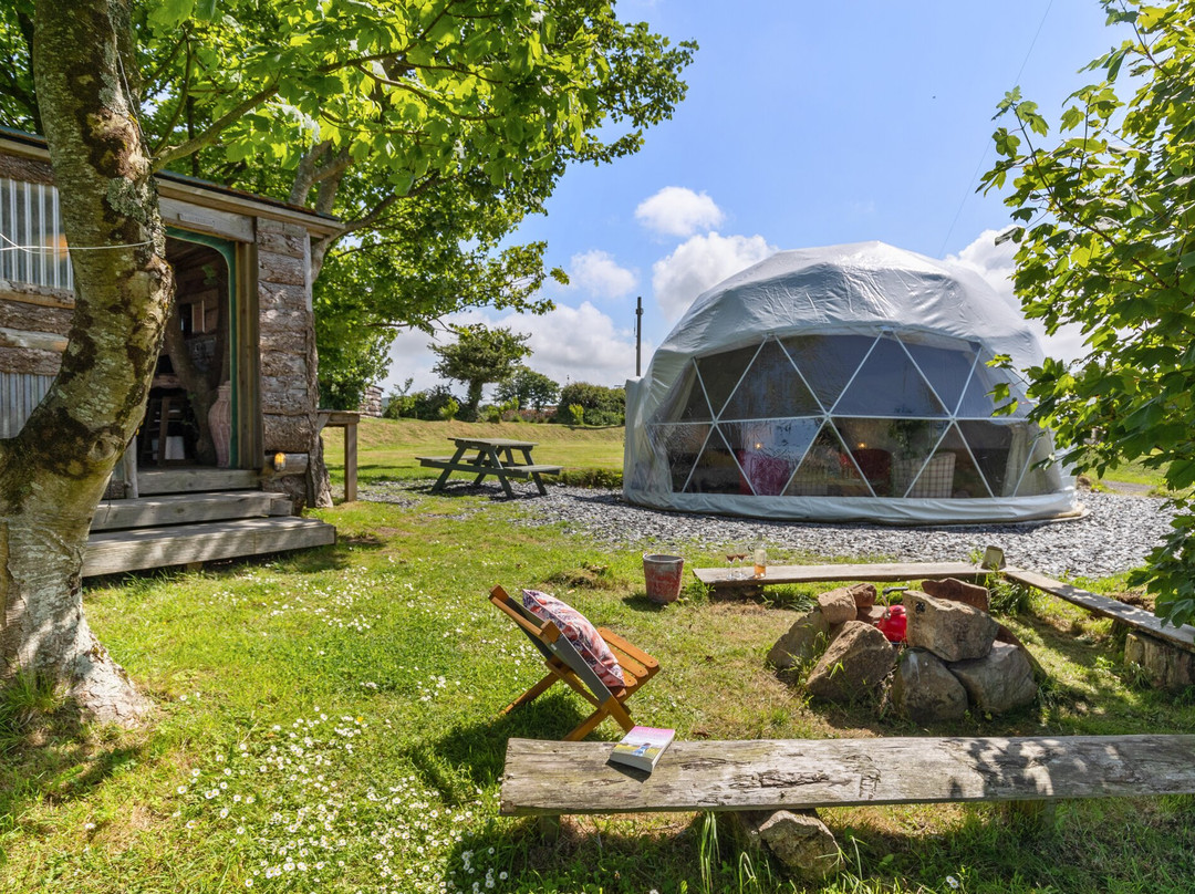 Tregroes Caravan Camping & Glamping Park
