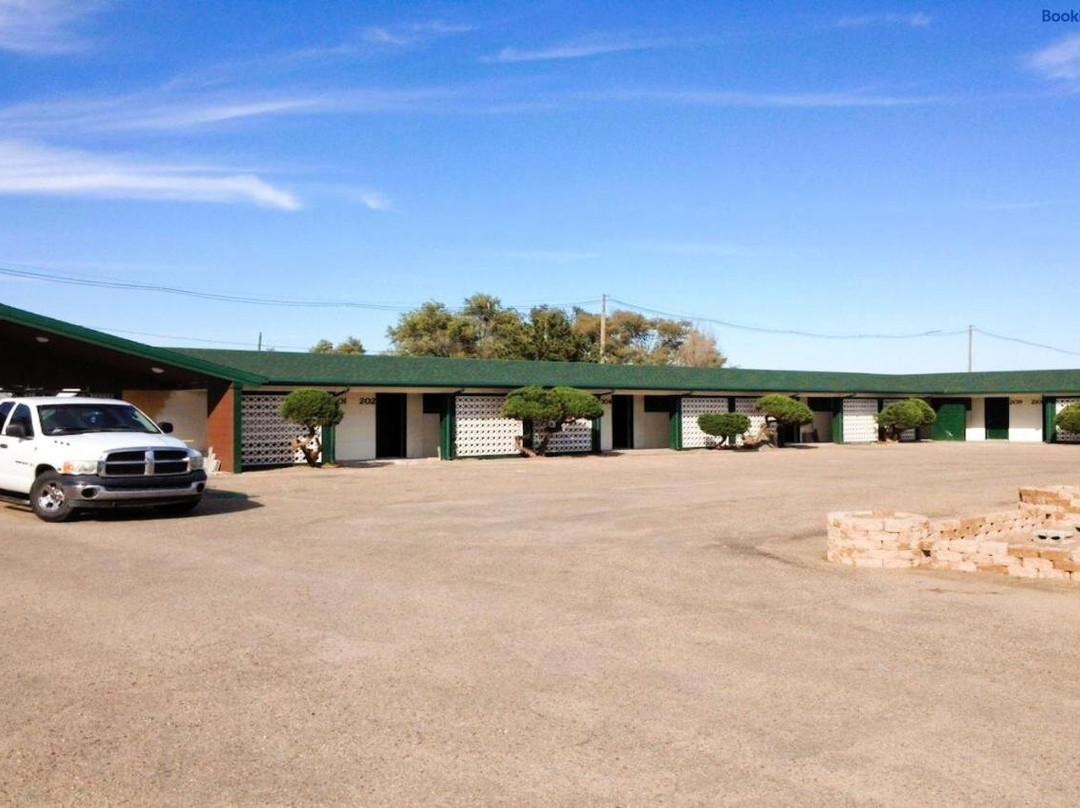 Hometown Inn By Oyo Lakin, Ks