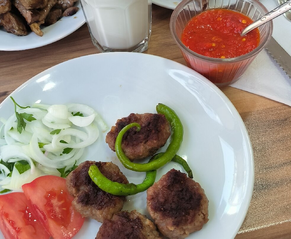 Hacı Orhan oğlu İsmail Köftecisi