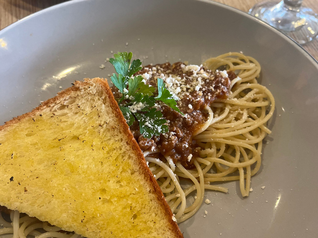 Ascent Hotel & Cafe Malang主图