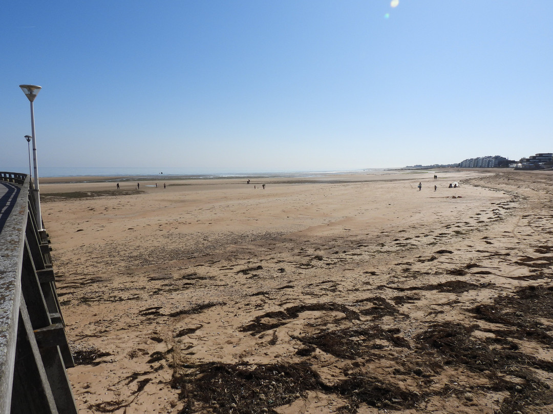Plage de Courseulles Sur Mer景点图片