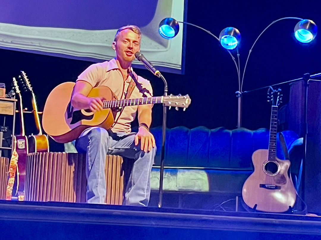 The Sound Of Simon And Garfunkel-布兰森必去景点