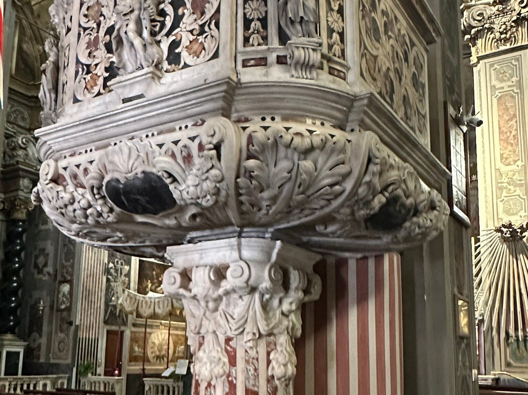 Chiesa di S. Ambrogio-瓦拉泽必去景点