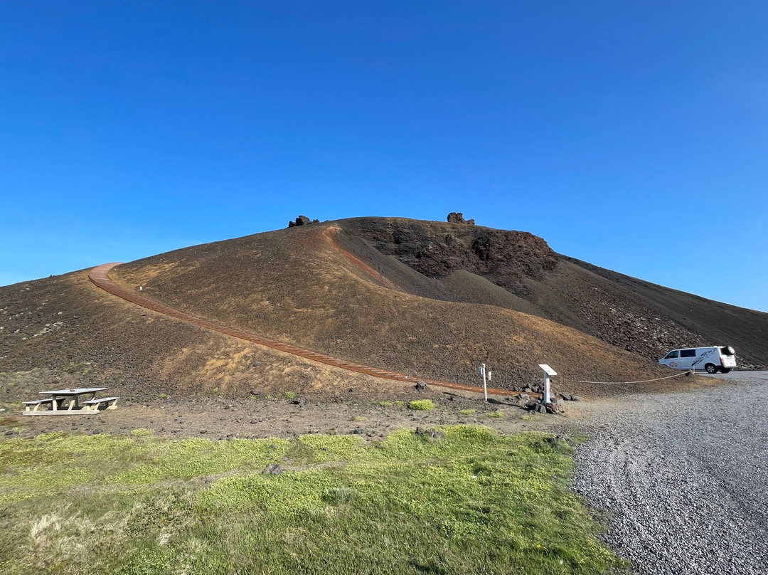 Saxholl Crater-Snaefellsbaer必去景点