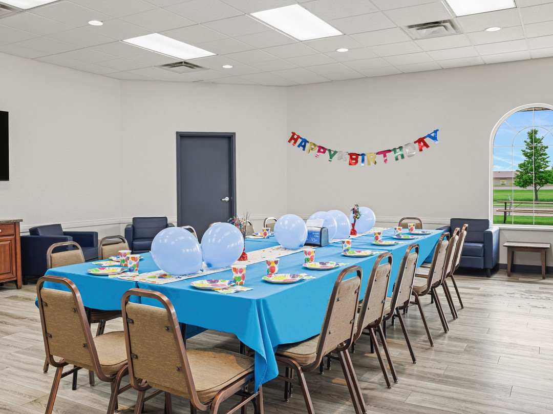 Days Inn & Suites by Wyndham Winkler主图