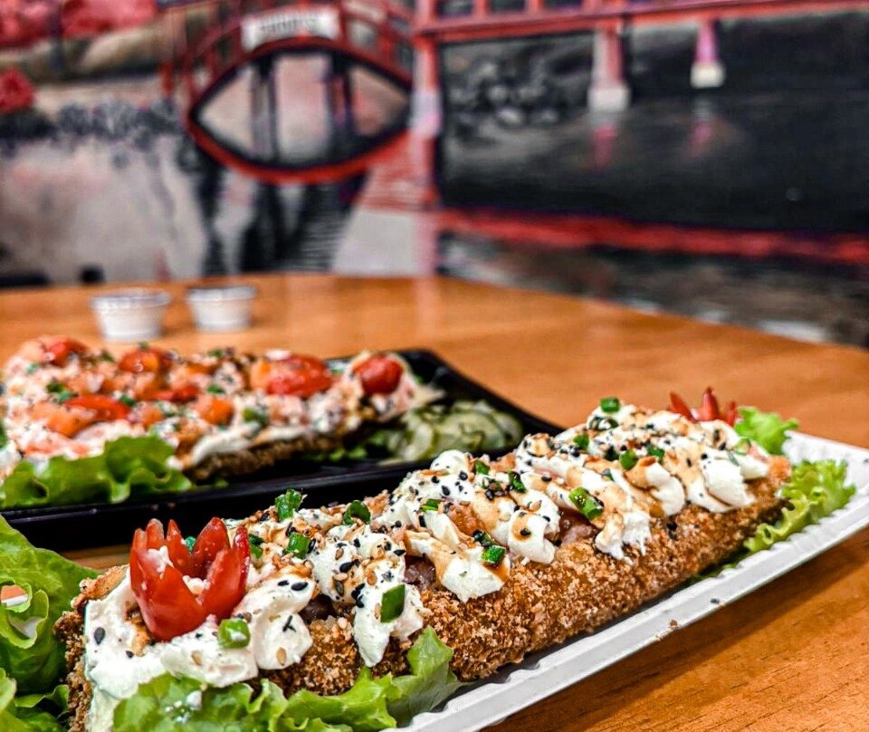 China's Pizzaria E Oriental Foods