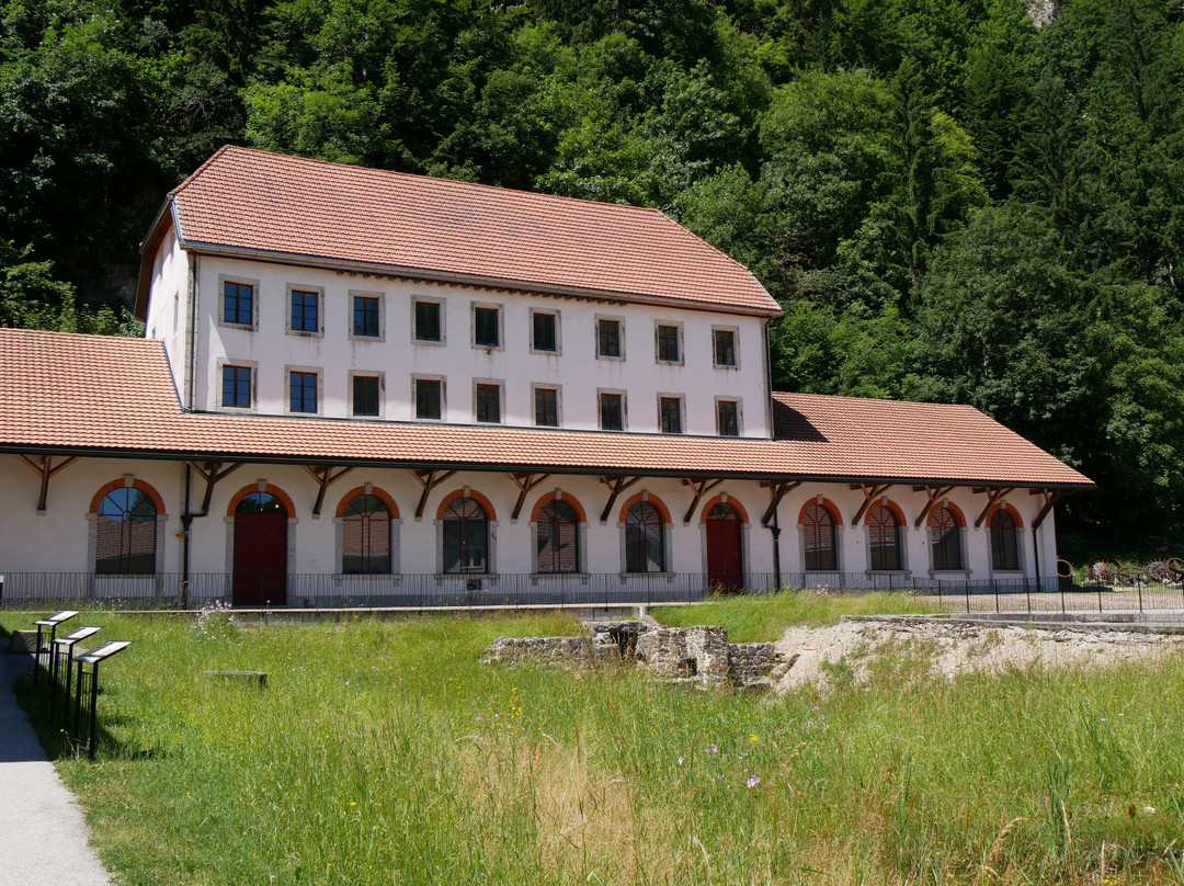 Moulins Souterrains du Col-des-Roches-勒洛克必去景点