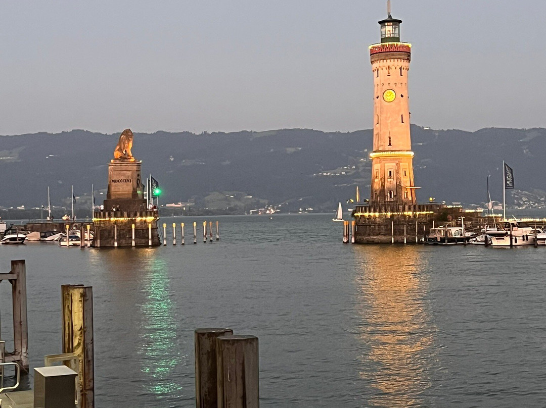 Lighthouse and Bavarian Lion Sculpture-林道必去景点