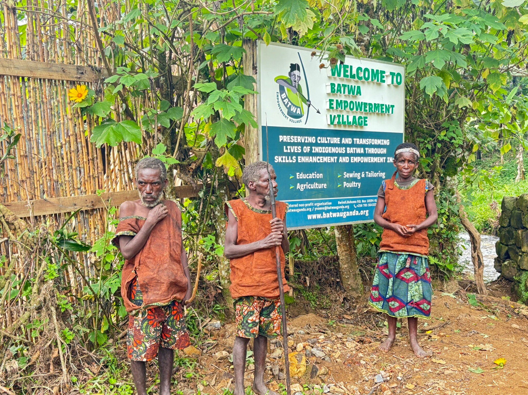Batwa Experience-布恩迪难以穿越的国家公园必去景点