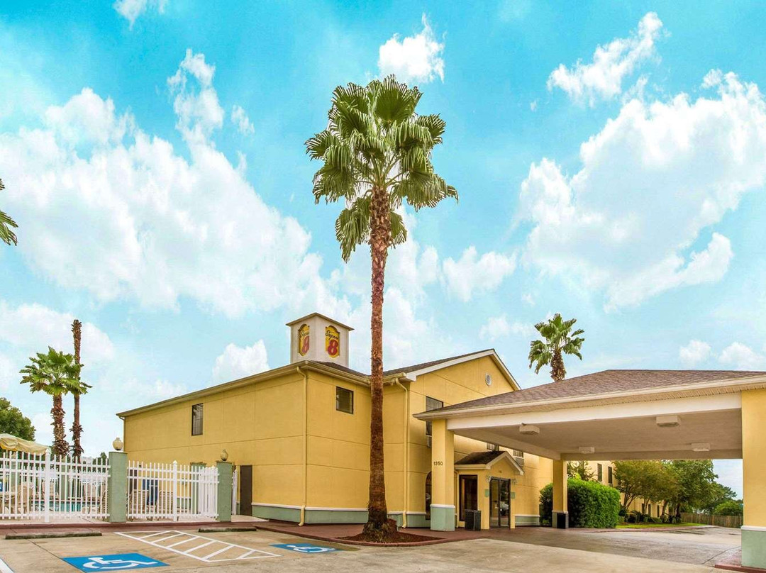 Super 8 by Wyndham Lake Charles/Sulphur